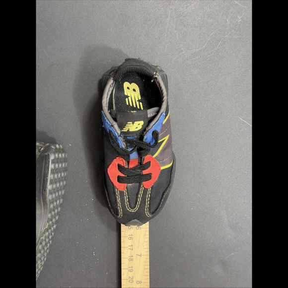 New Balance 327 Toddler Size 5C Black Red Athletic Walking Preppy Shoes Sneakers - Picture 10 of 15